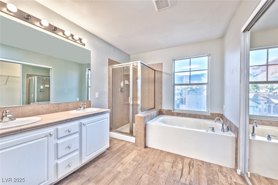 647 Pacific Cascades Drive Property Photo 15