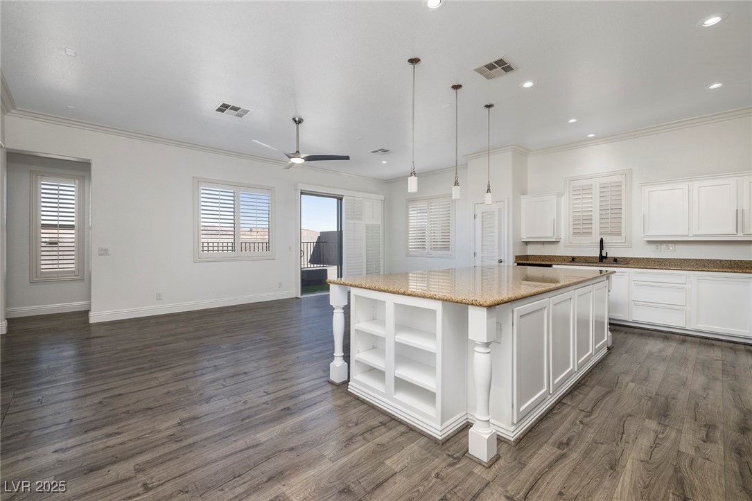 472 Via Stretto Avenue Property Photo 6