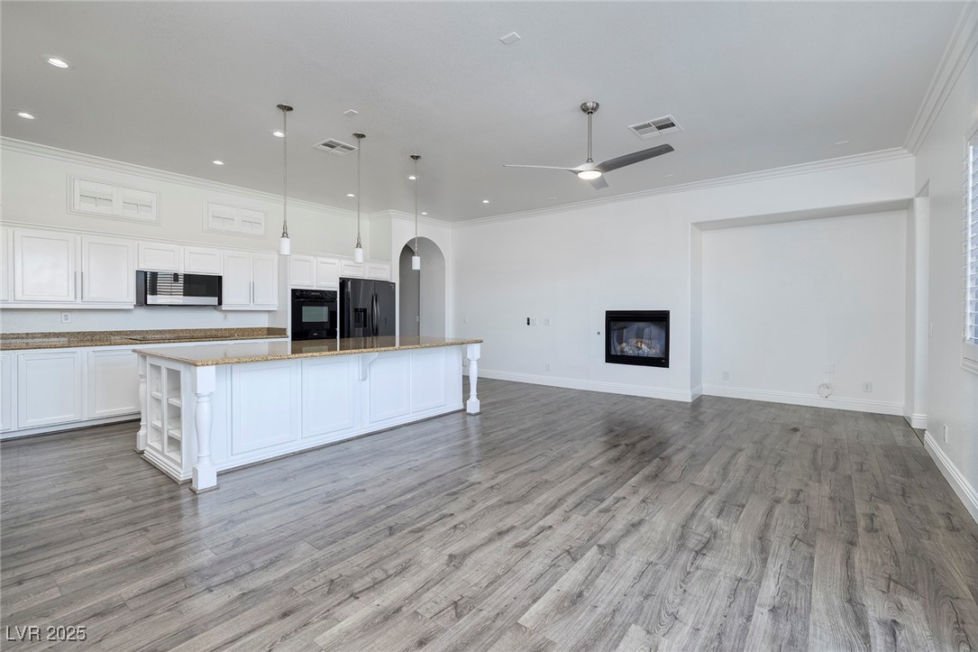 472 Via Stretto Avenue Property Photo 10