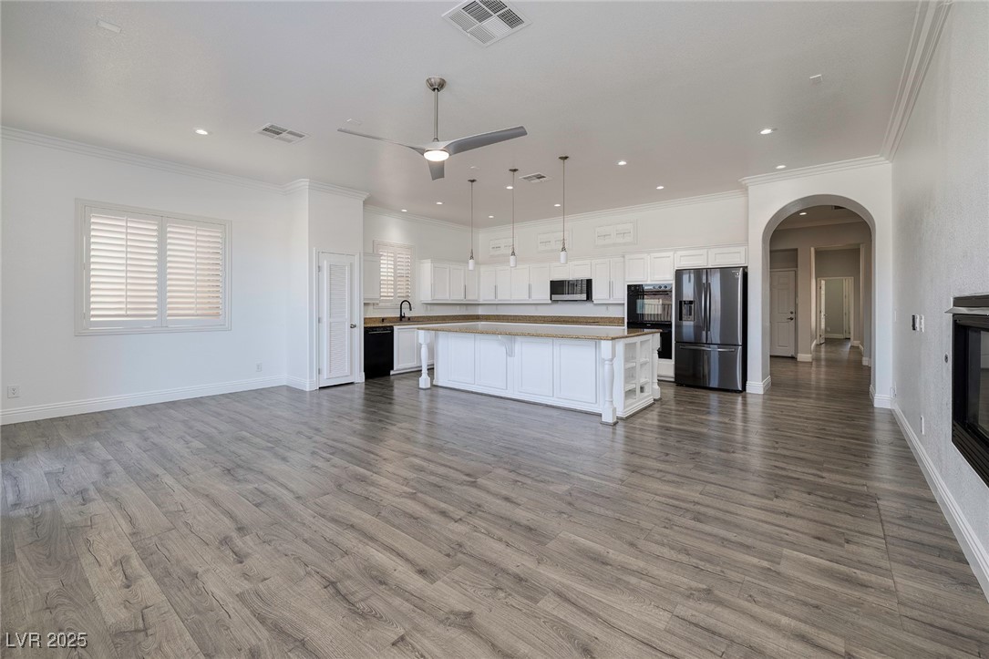 472 Via Stretto Avenue Property Photo 12