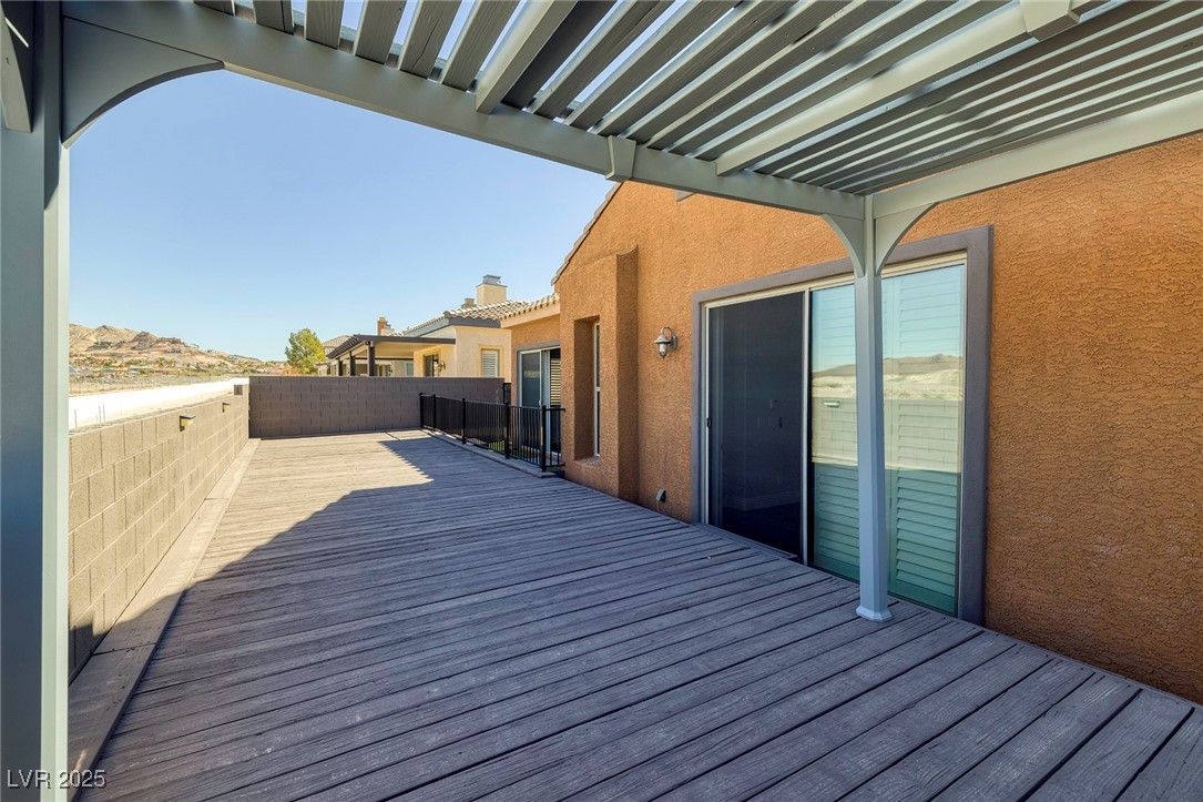 472 Via Stretto Avenue Property Photo 32