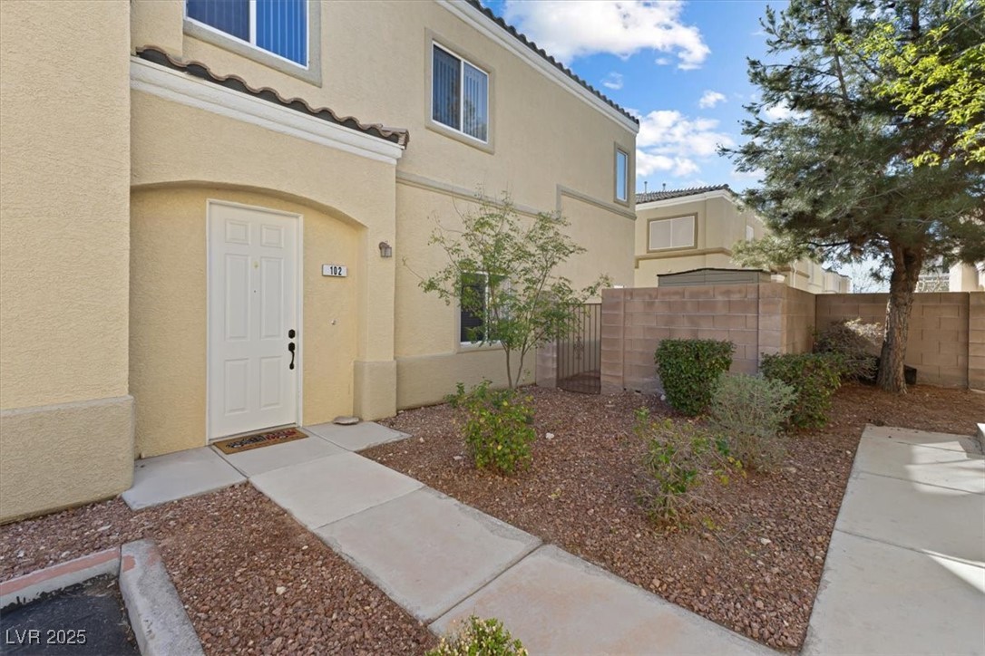 6317 Beige Bluff Street 3 Property Photo 2