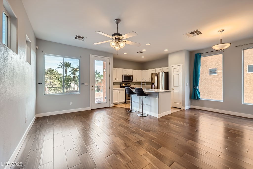3558 Harbor Tides Street Property Photo 4
