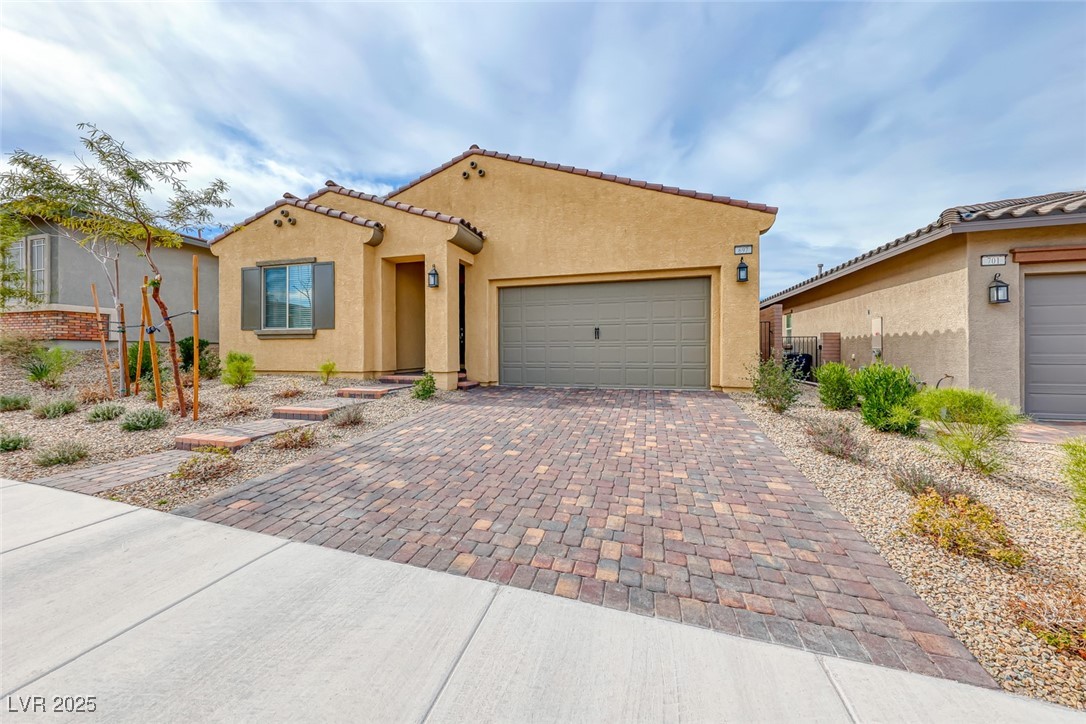 697 Sunray Park Street Property Photo 1