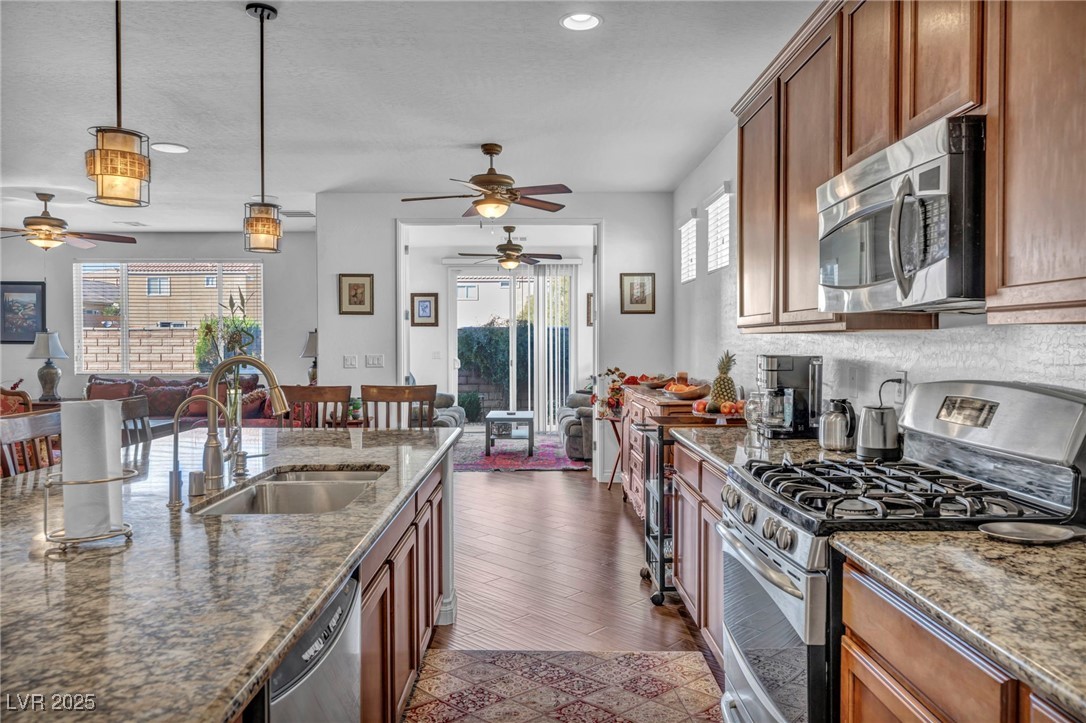 9076 Bridal Creek Avenue Property Photo 13