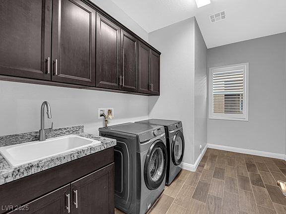 380 Baratheon Avenue Property Photo 23