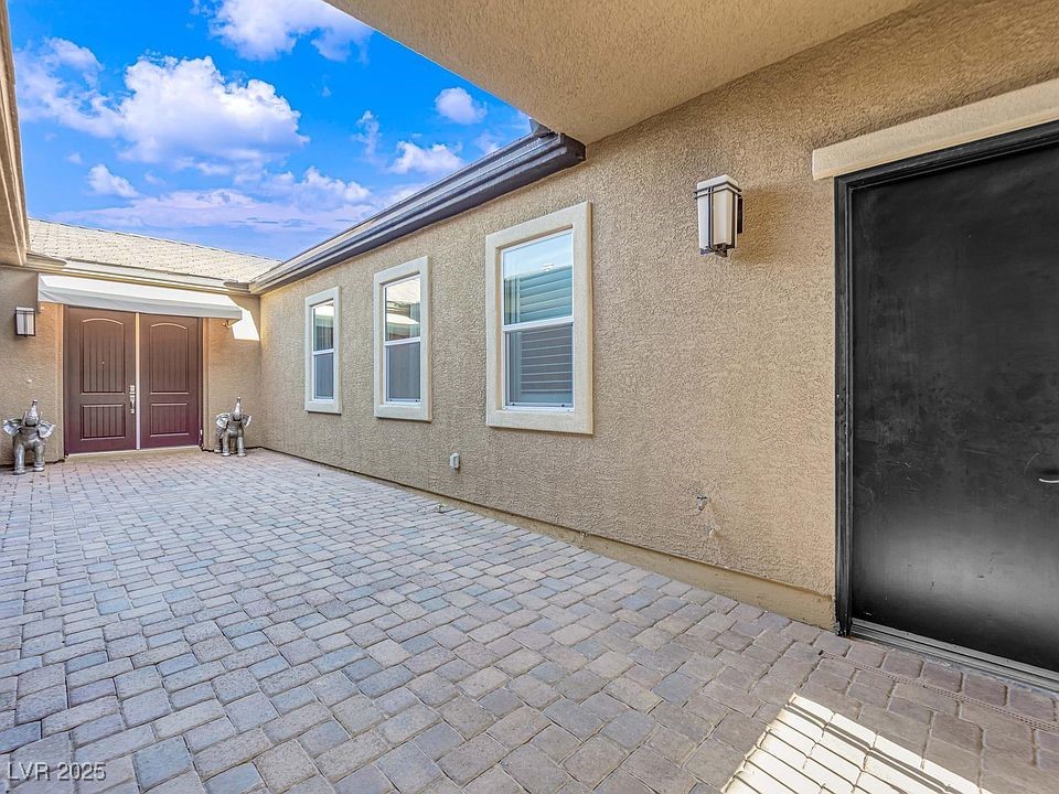 380 Baratheon Avenue Property Photo 33
