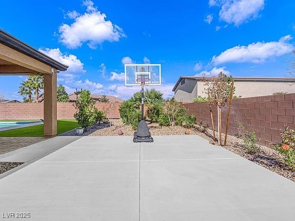 380 Baratheon Avenue Property Photo 39