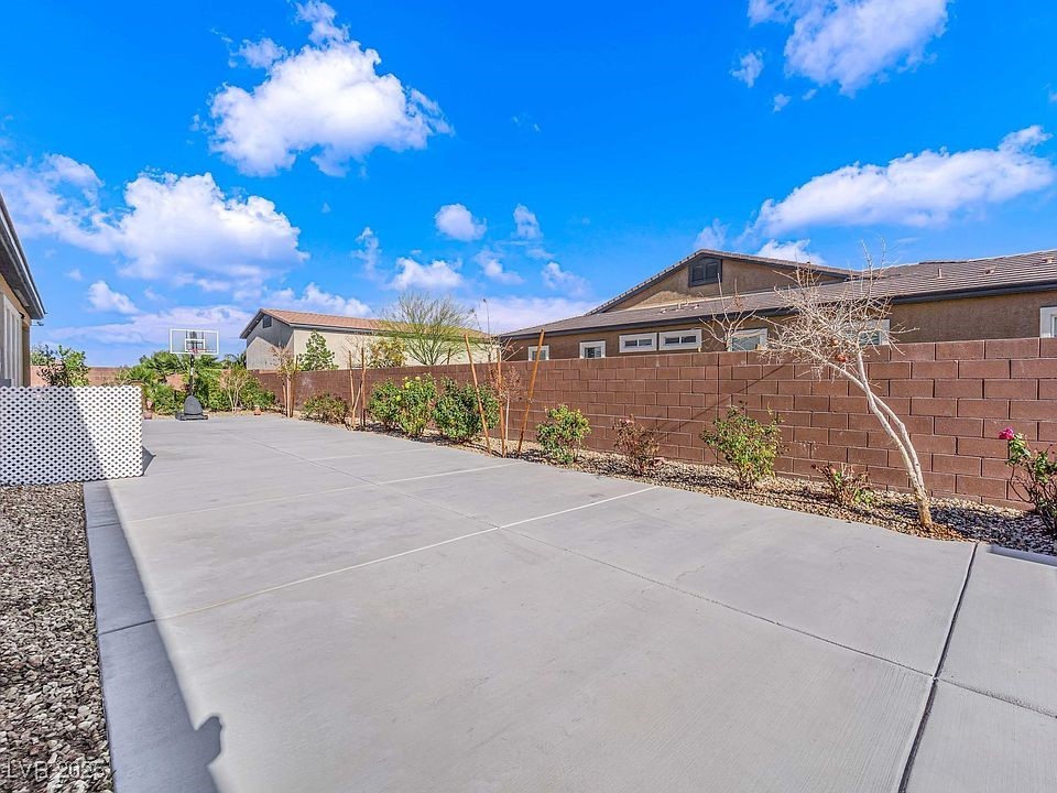 380 Baratheon Avenue Property Photo 41
