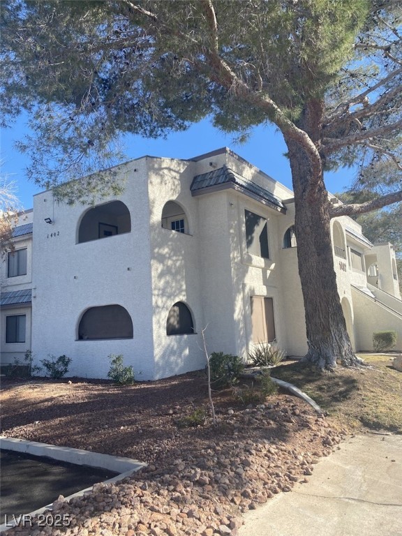 1402 Santa Margarita Street H Property Photo