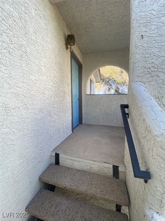 1402 Santa Margarita Street H Property Photo 3