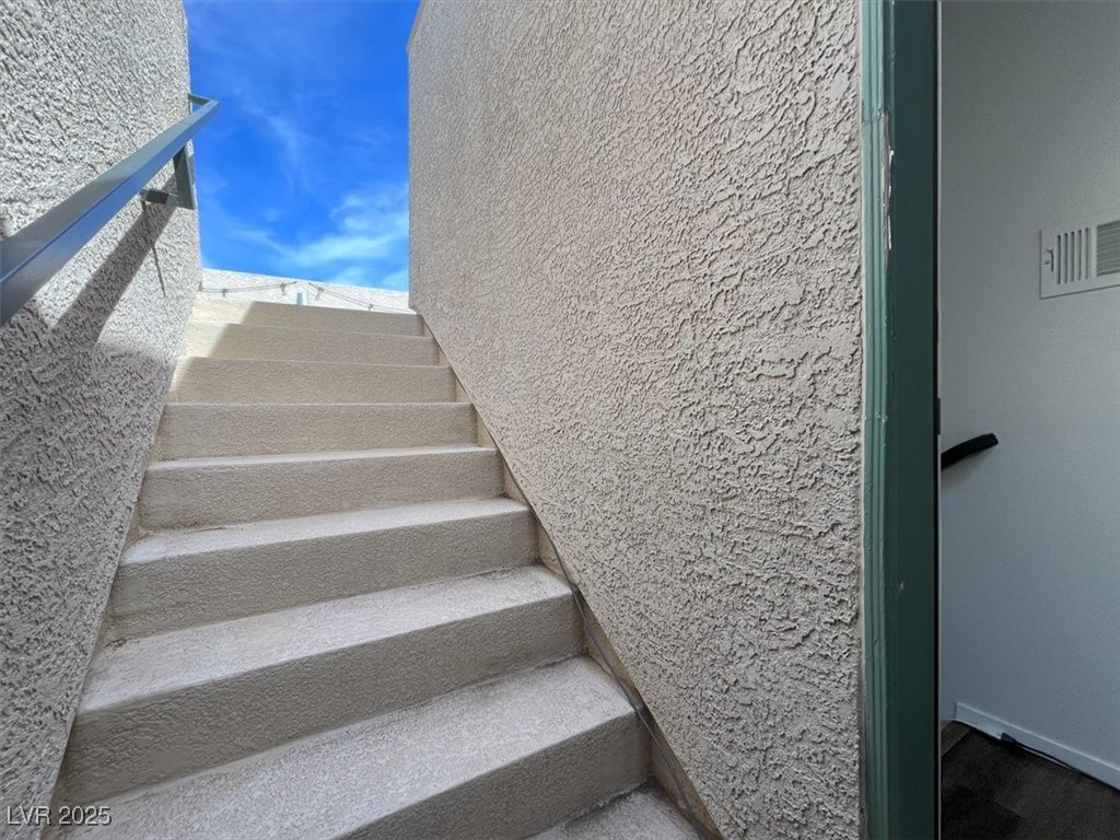 382 Gracious Way Property Photo 41