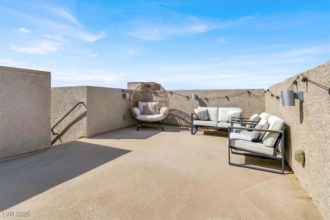 382 Gracious Way Property Photo 44