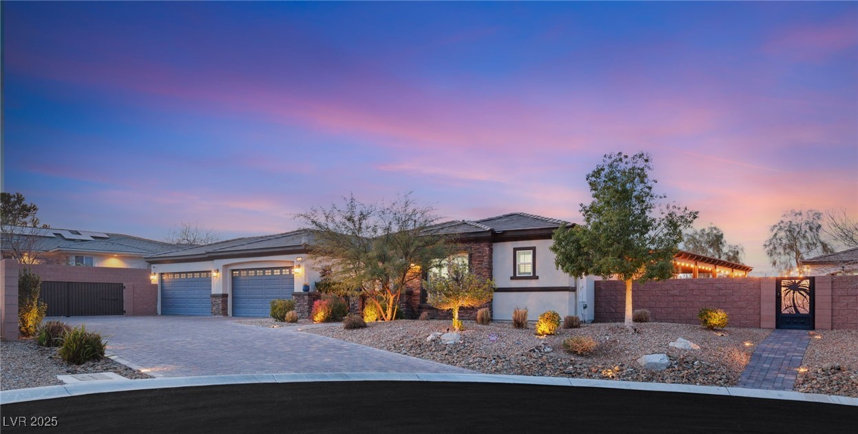7165 North Grand Canyon Drive Property Photo 1