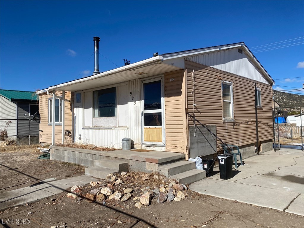 925 Avenue D Property Photo