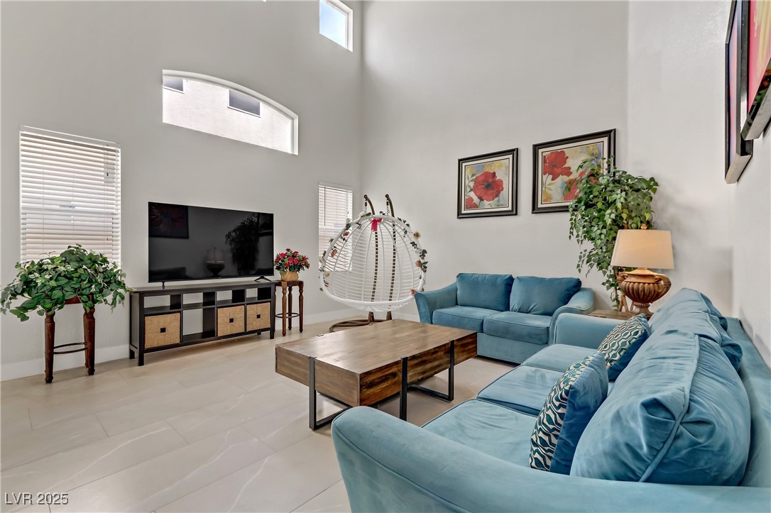 6938 Silk Oak Court Property Photo 1