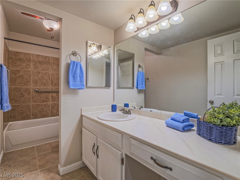 725 North Royal Crest Circle 213 Property Photo 15