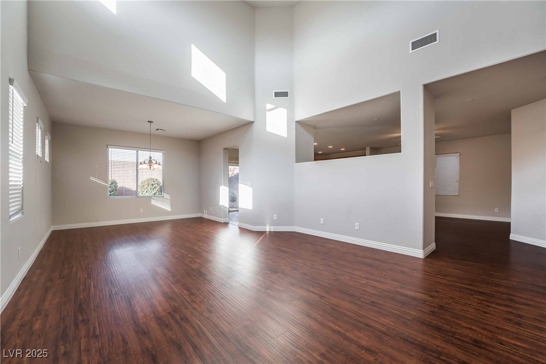 10373 Montes Vascos Property Photo 4