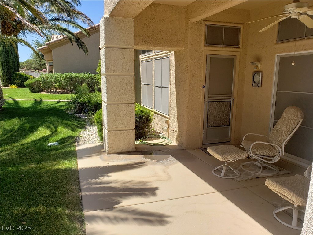 2700 Crown Ridge Drive Property Photo 3
