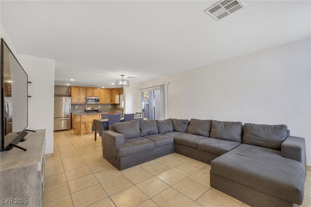 569 Brompton Street Property Photo 3