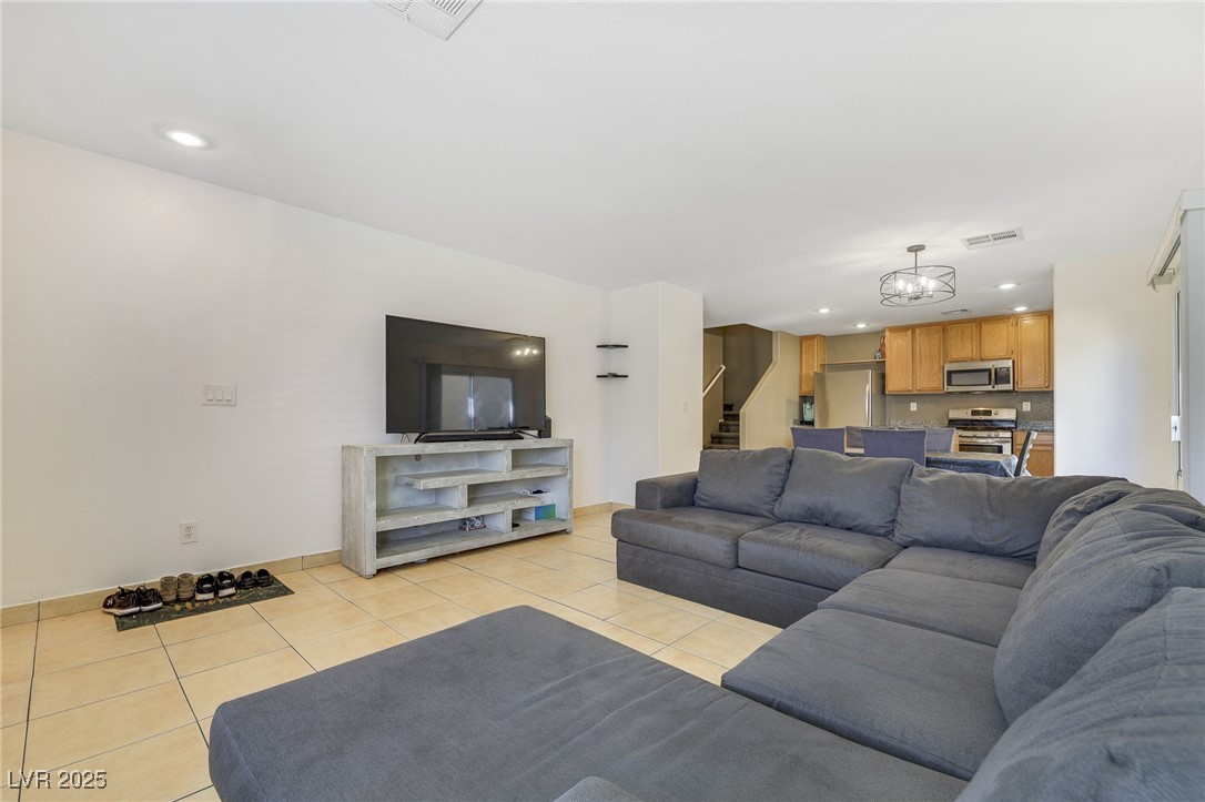 569 Brompton Street Property Photo 4