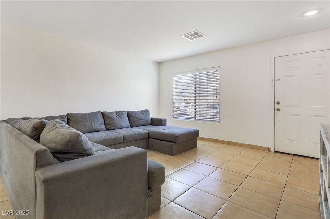 569 Brompton Street Property Photo 5
