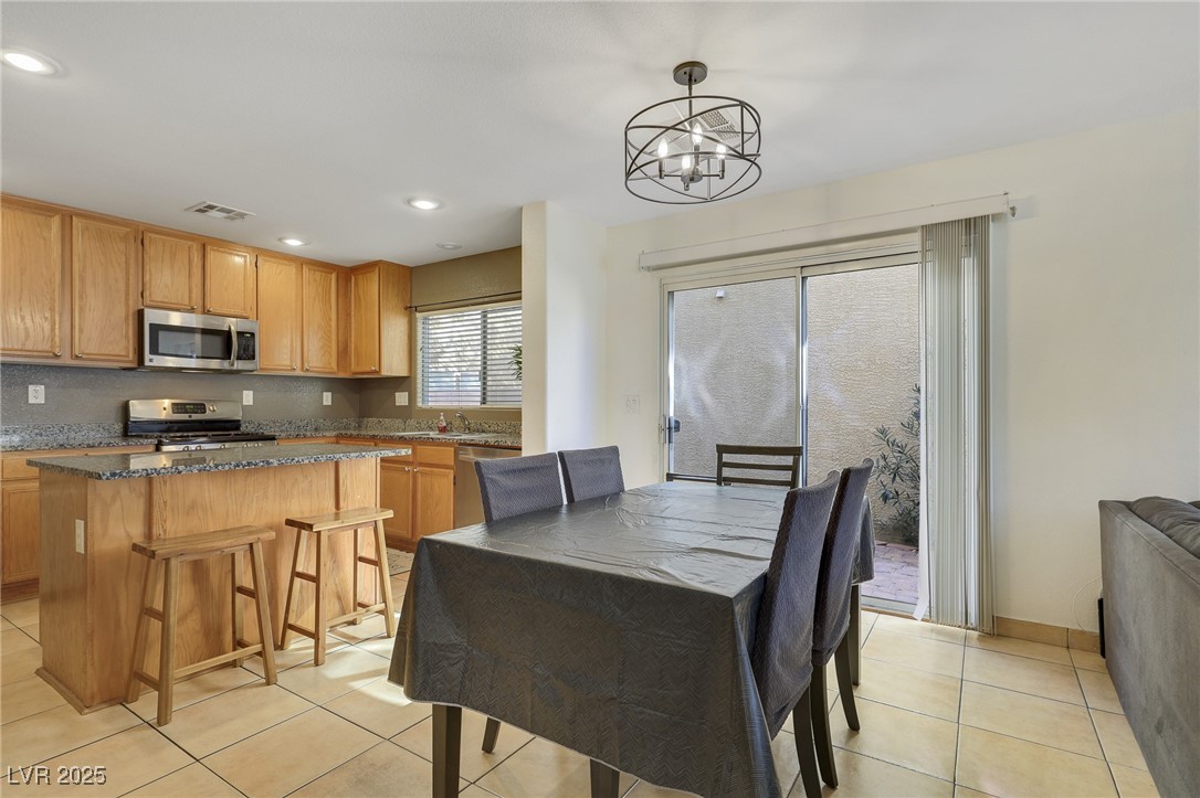 569 Brompton Street Property Photo 6