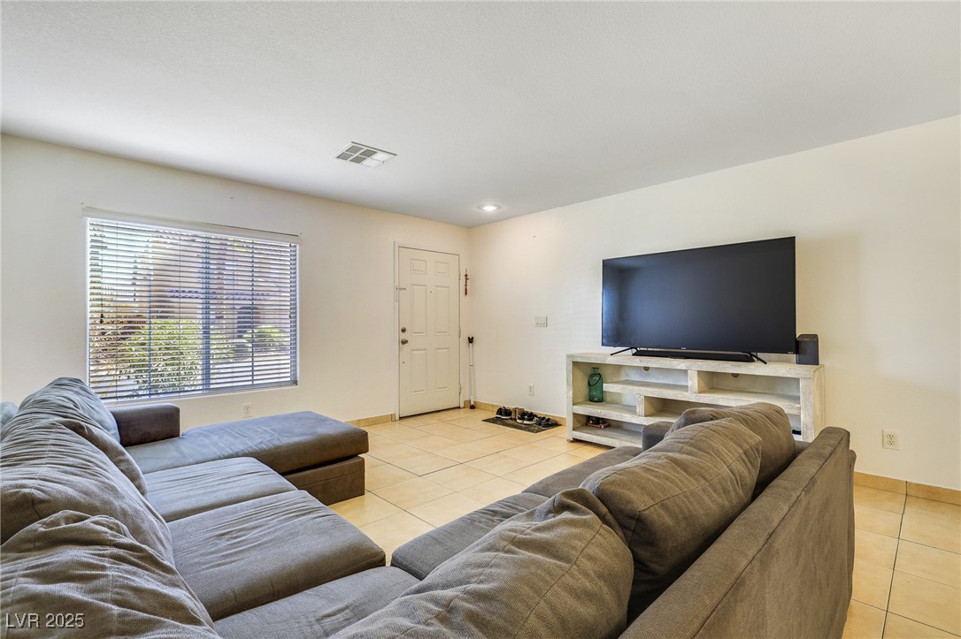 569 Brompton Street Property Photo 27