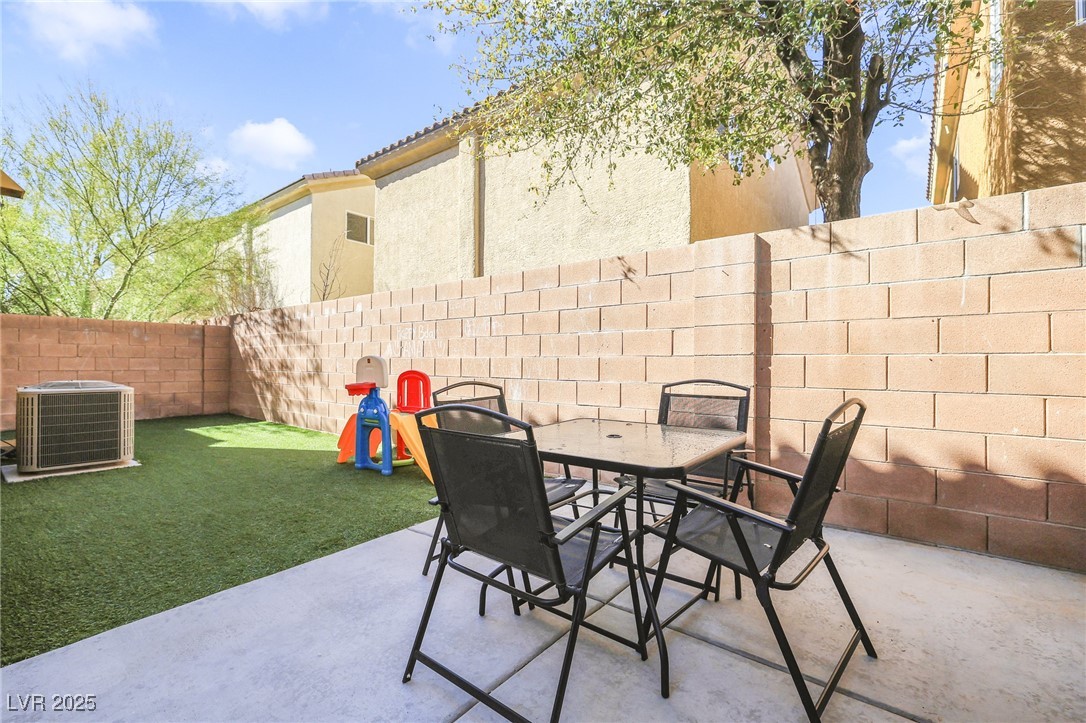 569 Brompton Street Property Photo 32