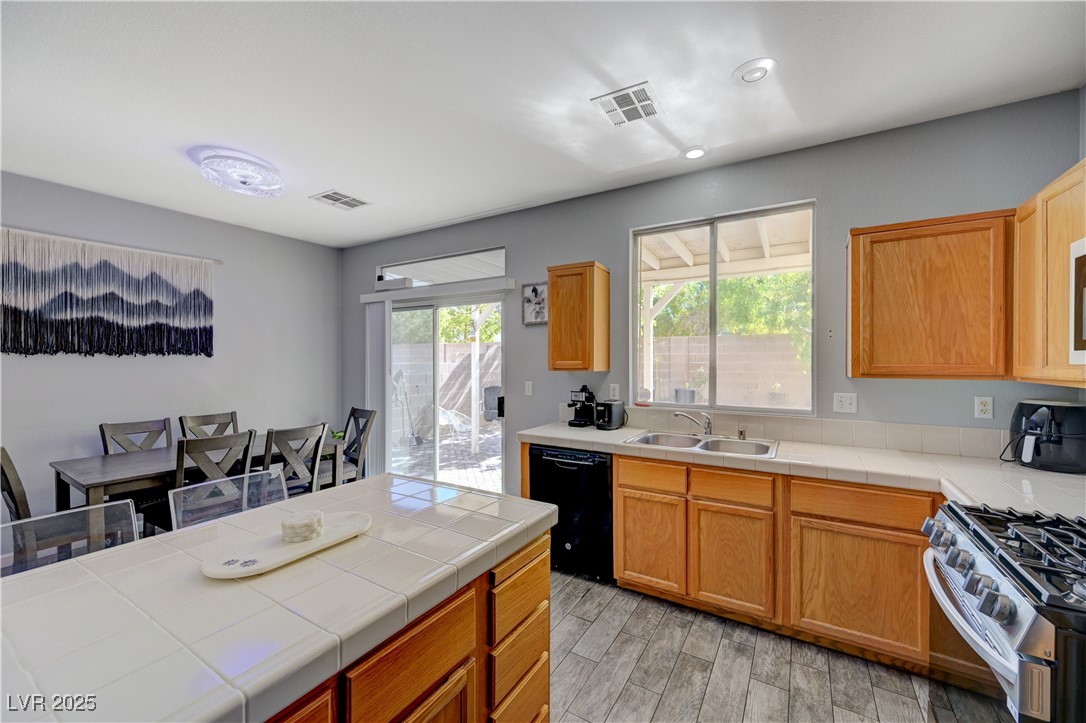 1421 Hometown Avenue Property Photo 18