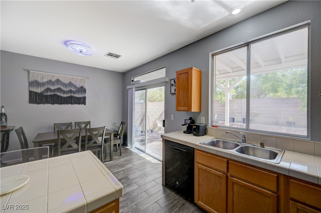 1421 Hometown Avenue Property Photo 19