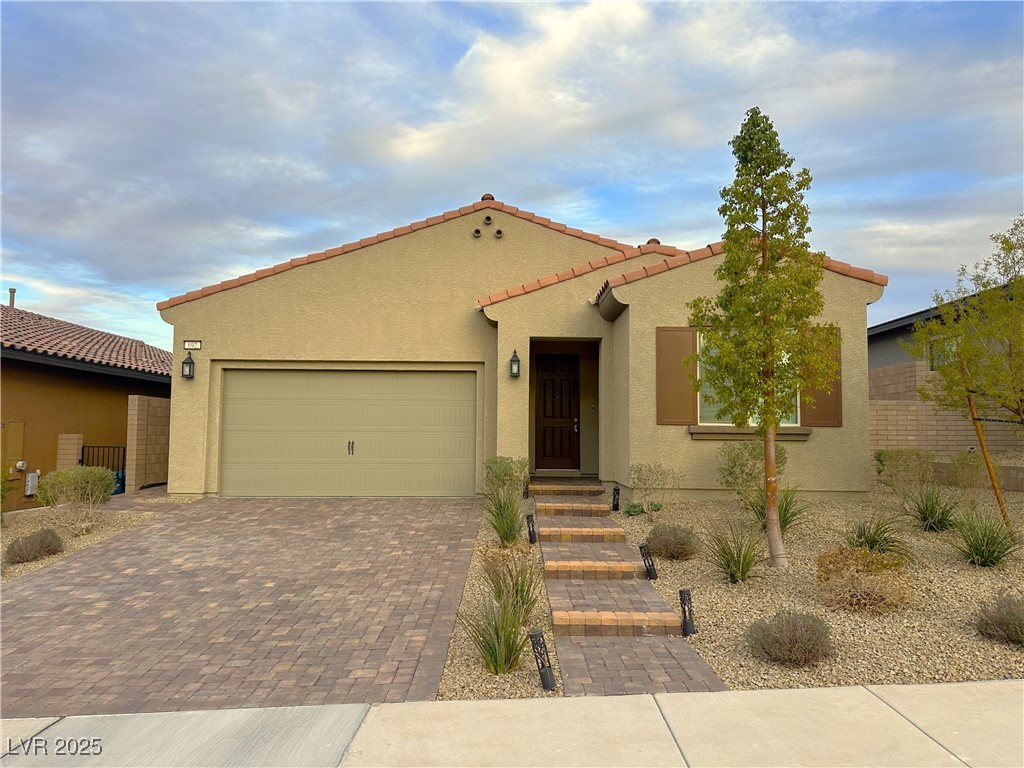692 Sunray Park Street Property Photo 1