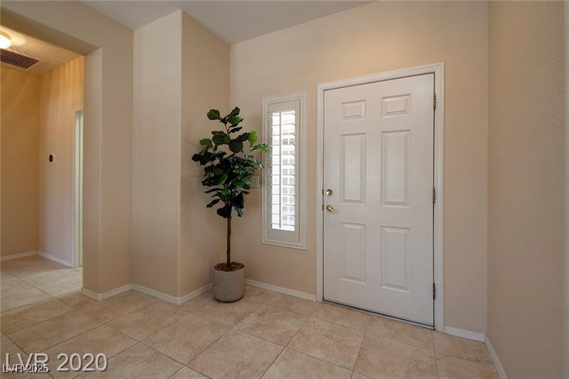 2570 Downeyville Avenue Property Photo 3