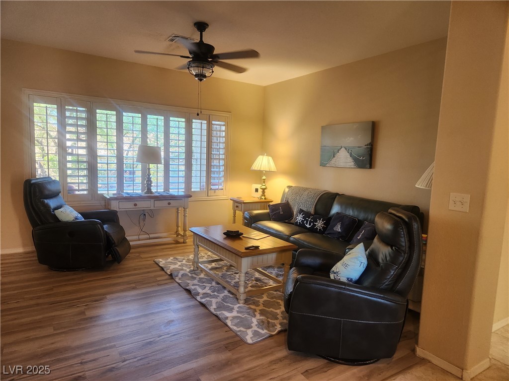 2570 Downeyville Avenue Property Photo 4