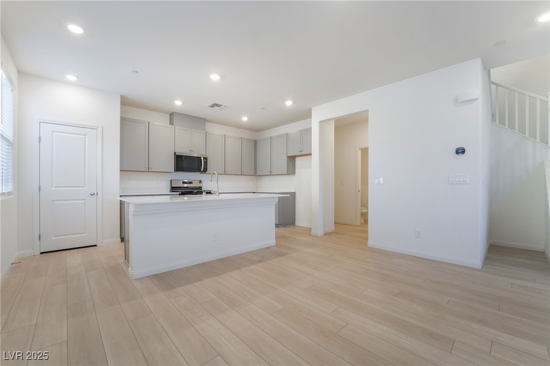 2840 Alfena Place Property Photo 6