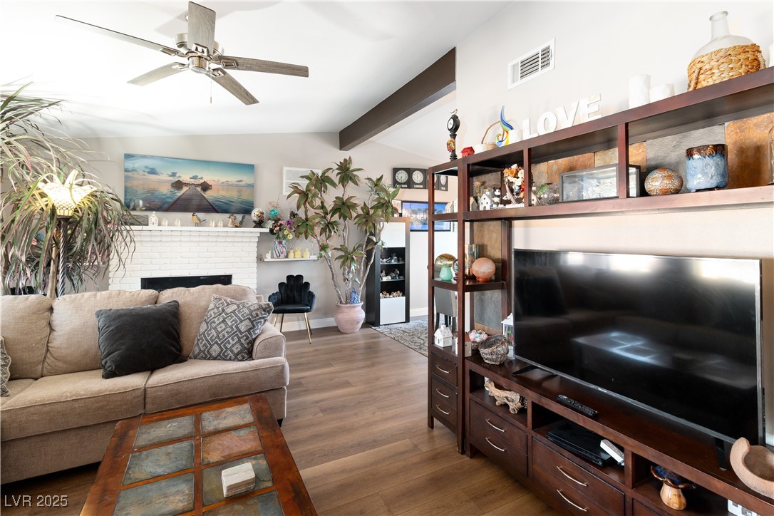 2111 River City Drive Property Photo 8