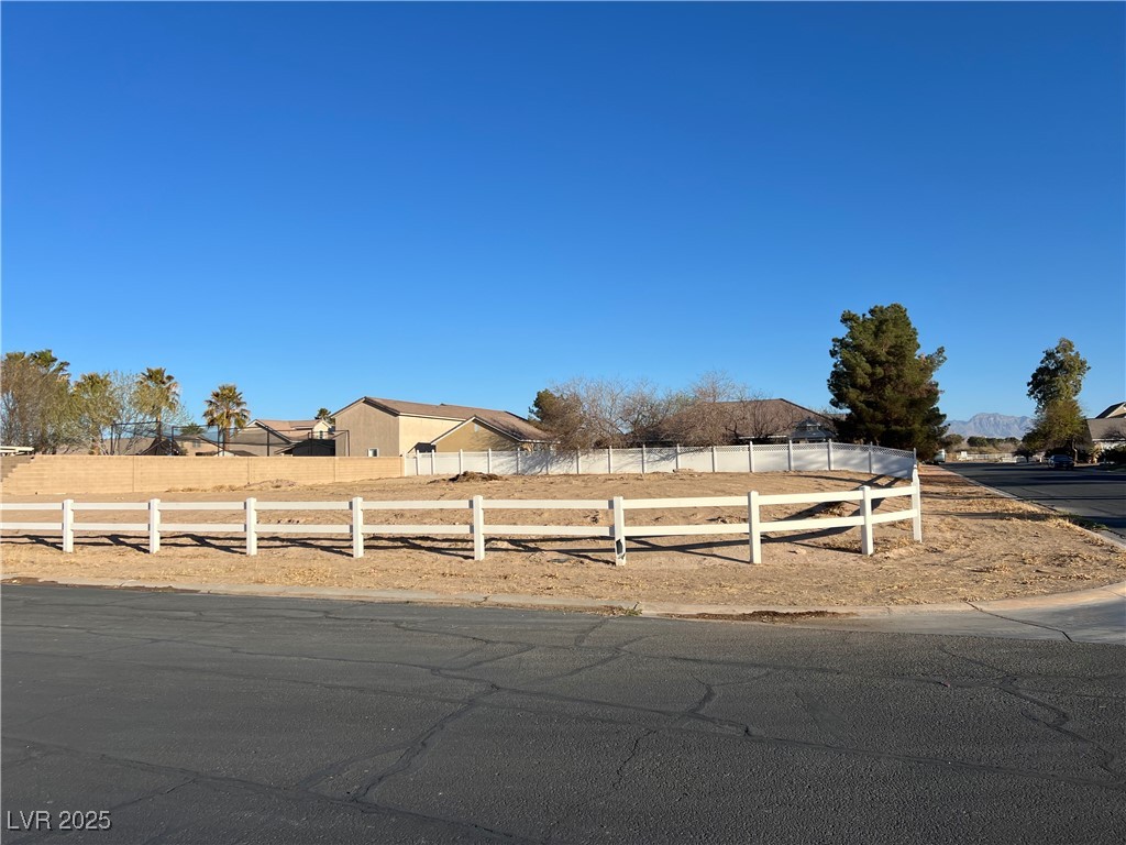 1352 Red Sage Lane Property Photo 3