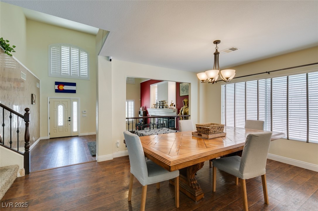 6686 Enchanted Cove Court Property Photo 7