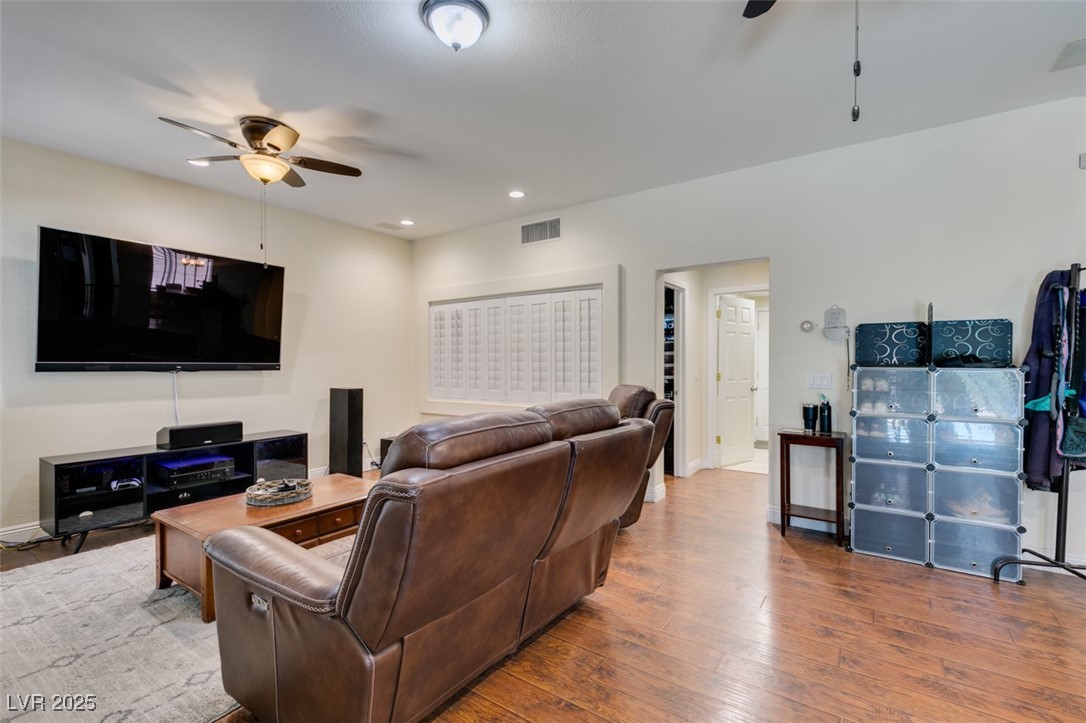 6686 Enchanted Cove Court Property Photo 9