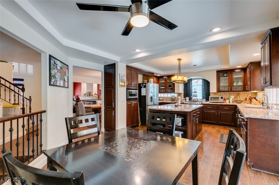6686 Enchanted Cove Court Property Photo 13