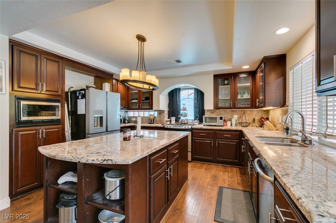 6686 Enchanted Cove Court Property Photo 14