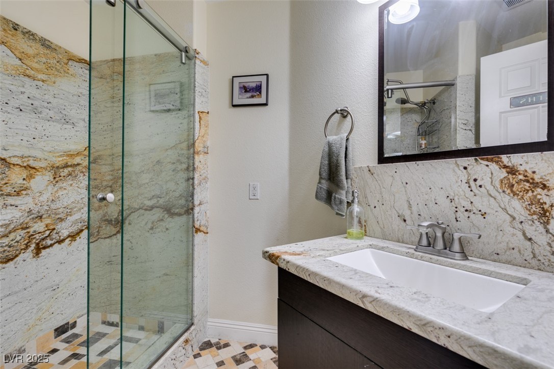 6686 Enchanted Cove Court Property Photo 17