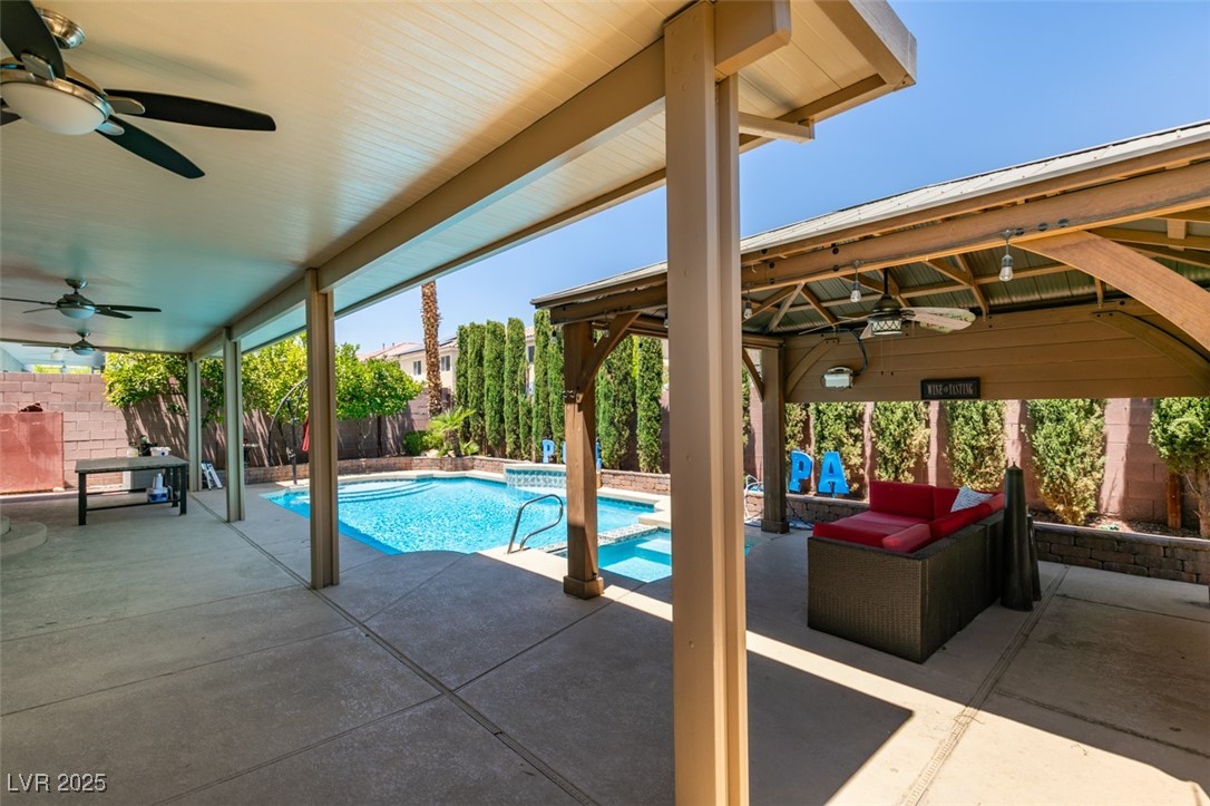 6686 Enchanted Cove Court Property Photo 26