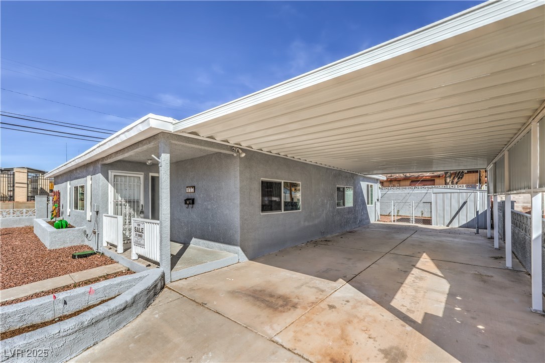 513 Elm Street Property Photo 4