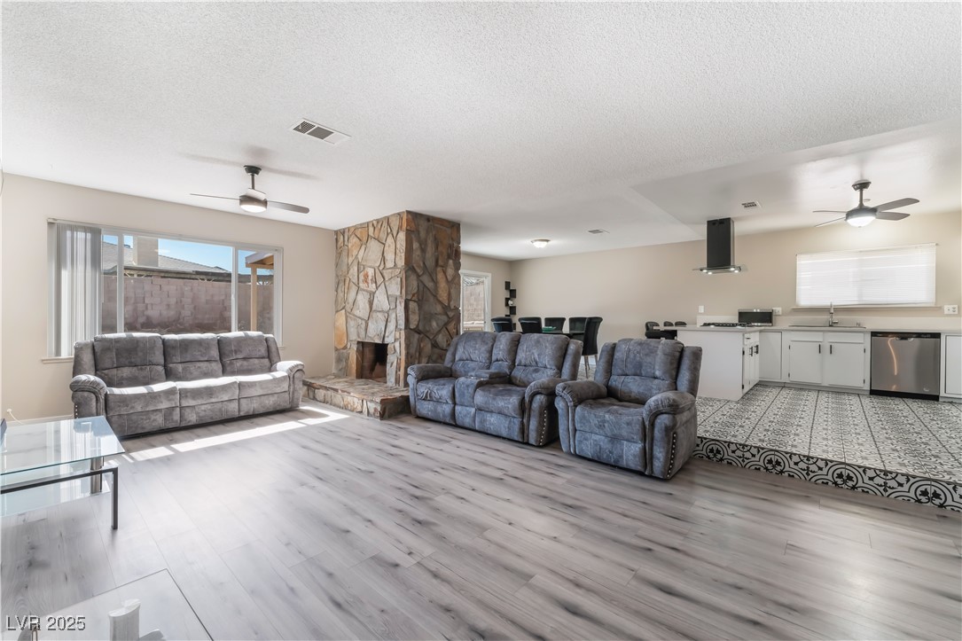 7817 Aplin Avenue Property Photo 4