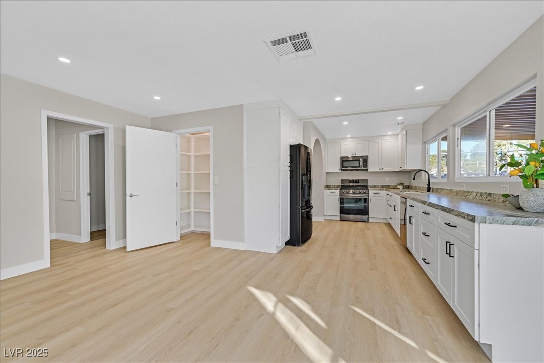 2402 El Cid Court Property Photo 9