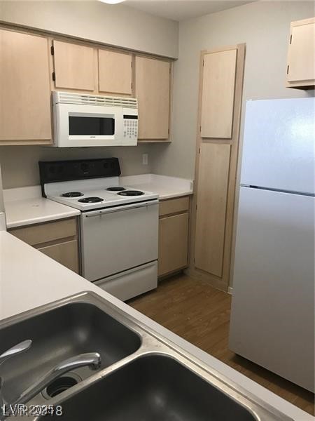 8101 West Flamingo Road 2074 Property Photo 6