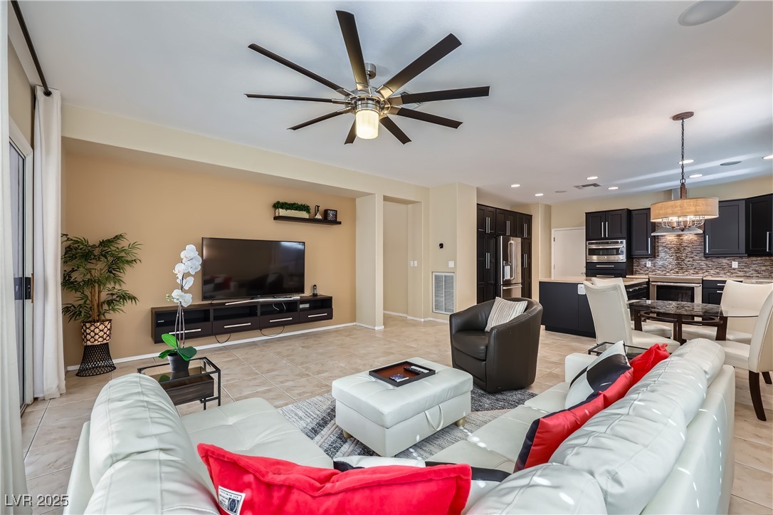 2783 Cherrydale Falls Drive Property Photo 8