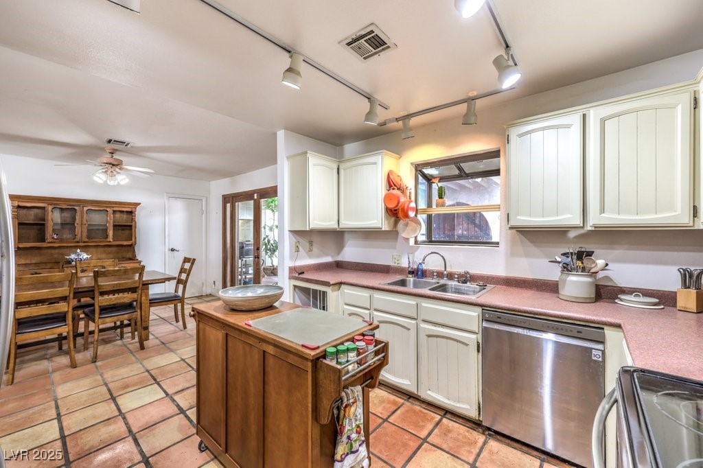 5715 Gilbert Lane Property Photo 12