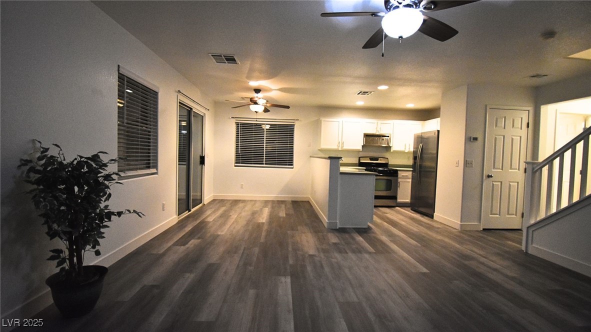 10596 Corte Sierra Street Property Photo 9